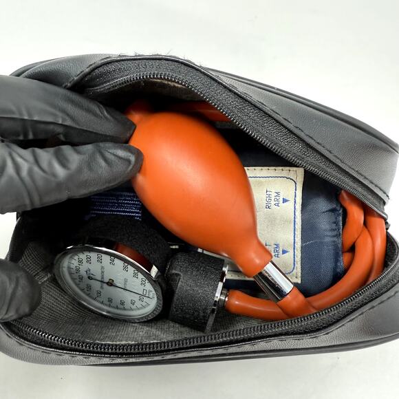 Medline Handheld Aneroid Sphygmomanometer Adult Neoprene Black MDS9388LF TESTED - Picture 7 of 12